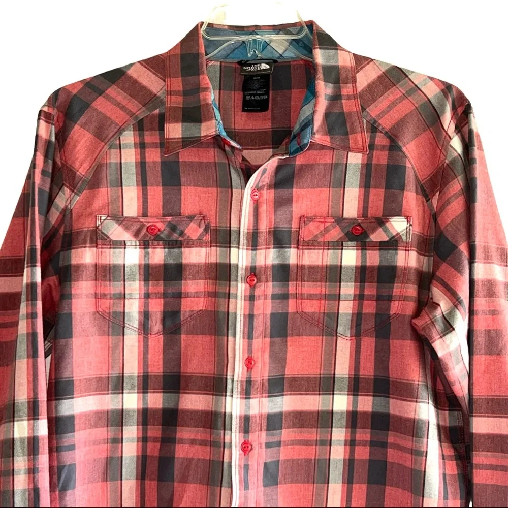 The North Face Men’s Long Sleeve Button Up Shirt Size Medium